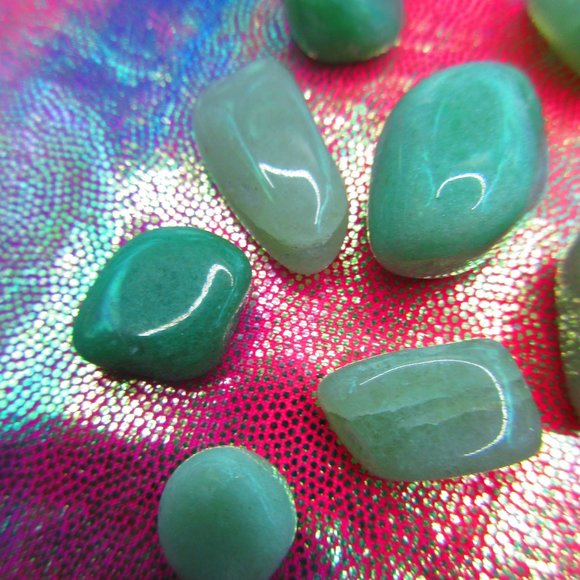 Green Aventurine Tumbled 1 Ounce Grid Set - Picture 3 of 5